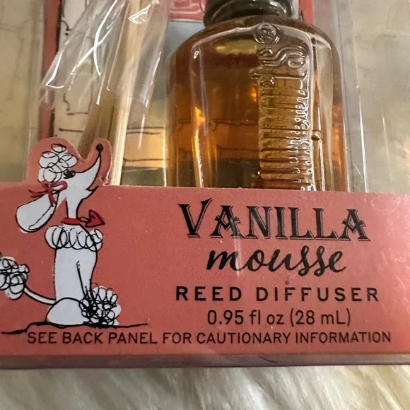 💜3/$15 Vanilla Mousse Reed Diffuser Set - Pink - Picture 2 of 5